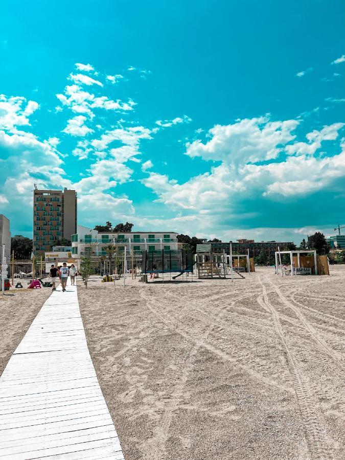 Hotel Victory Mamaia Exteriör bild
